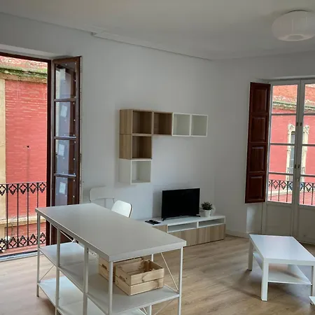 Eduardo Dato 9 Apartment